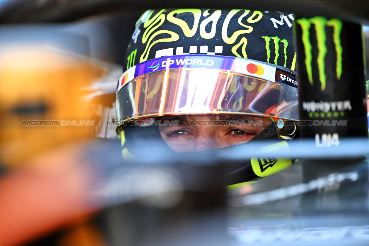 TEST ABU DHABI, Lando Norris (GBR) McLaren MCL38.

10.12.2024. Formula 1 Testing, Yas Marina Circuit, Abu Dhabi, Tuesday.

- www.xpbimages.com, EMail: requests@xpbimages.com © Copyright: Price / XPB Images