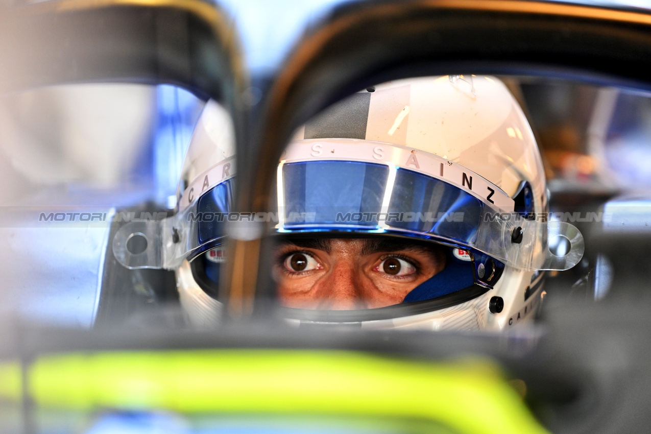 TEST ABU DHABI, Carlos Sainz Jr (ESP) Williams Racing FW46.

10.12.2024. Formula 1 Testing, Yas Marina Circuit, Abu Dhabi, Tuesday.

- www.xpbimages.com, EMail: requests@xpbimages.com © Copyright: Price / XPB Images