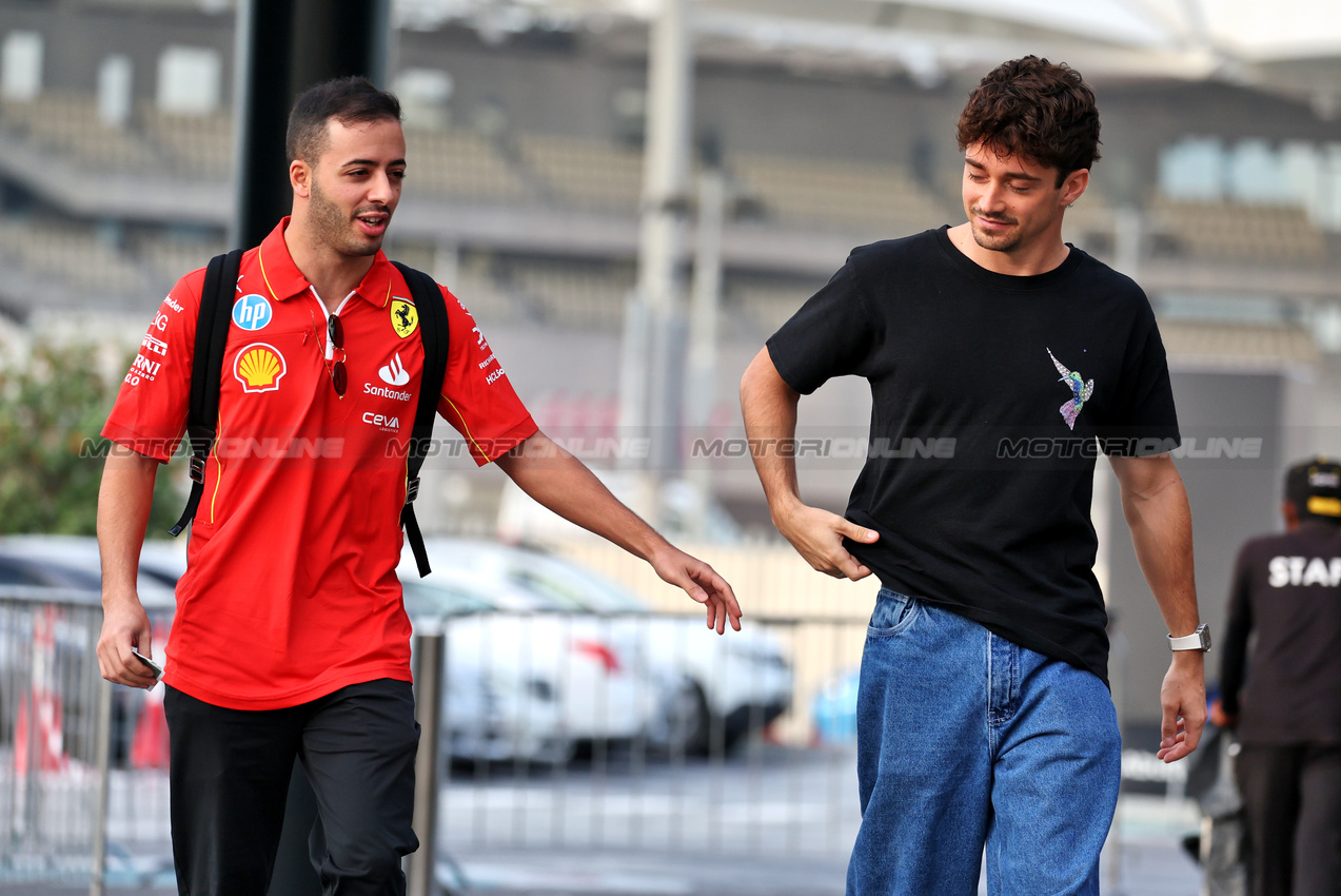 TEST ABU DHABI, (L to R): Antonio Fuoco (ITA) Ferrari Test Driver with Charles Leclerc (MON) Ferrari.

10.12.2024. Formula 1 Testing, Yas Marina Circuit, Abu Dhabi, Tuesday.

- www.xpbimages.com, EMail: requests@xpbimages.com © Copyright: Moy / XPB Images