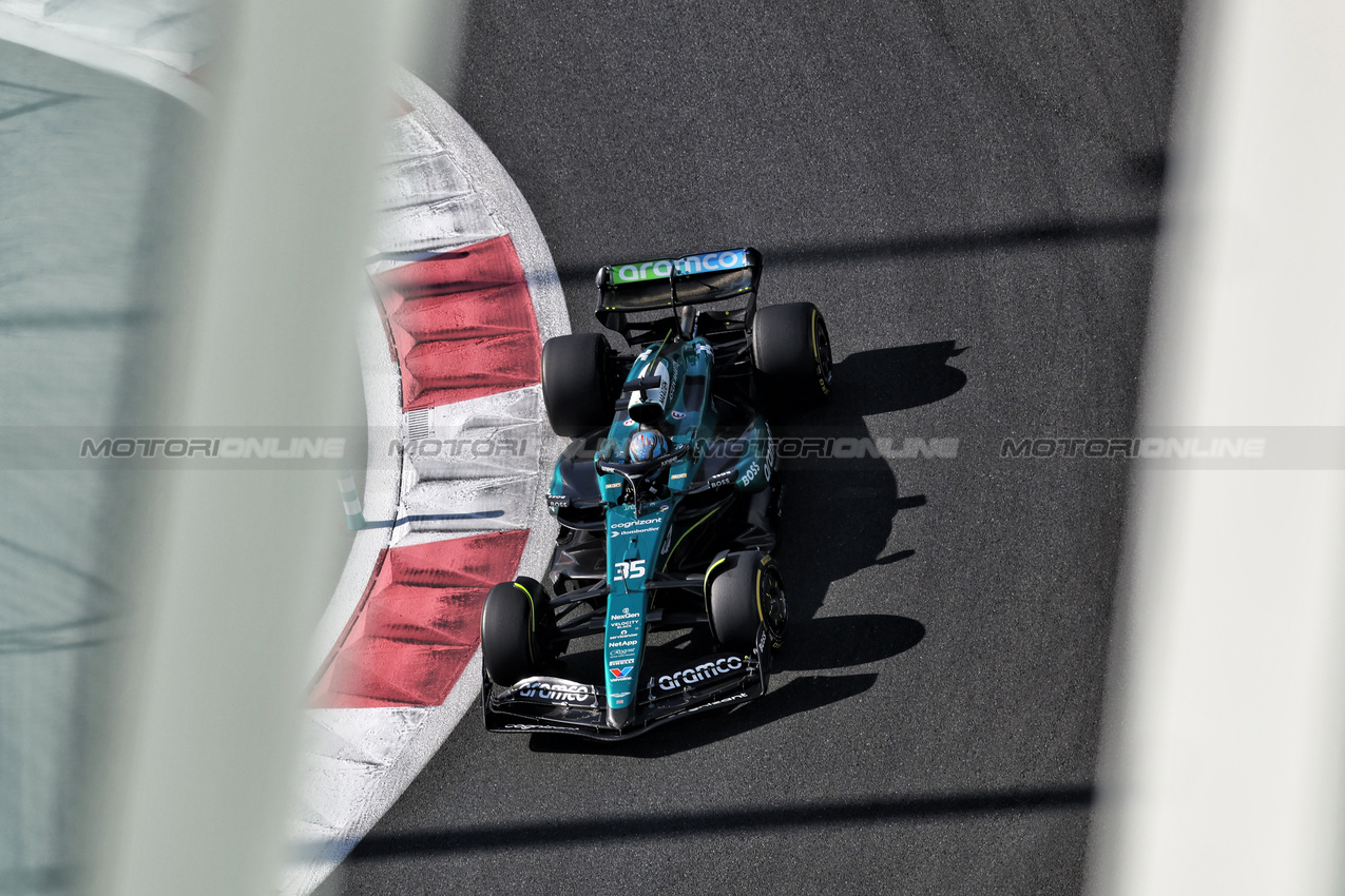 TEST ABU DHABI, Jak Crawford (USA) Aston Martin F1 Team AMR24 Young Driver.

10.12.2024. Formula 1 Testing, Yas Marina Circuit, Abu Dhabi, Tuesday.

- www.xpbimages.com, EMail: requests@xpbimages.com © Copyright: Bearne / XPB Images