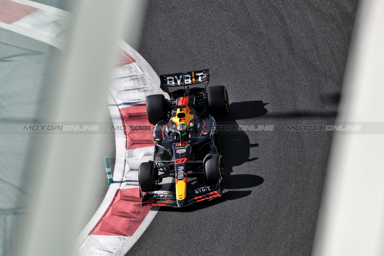TEST ABU DHABI