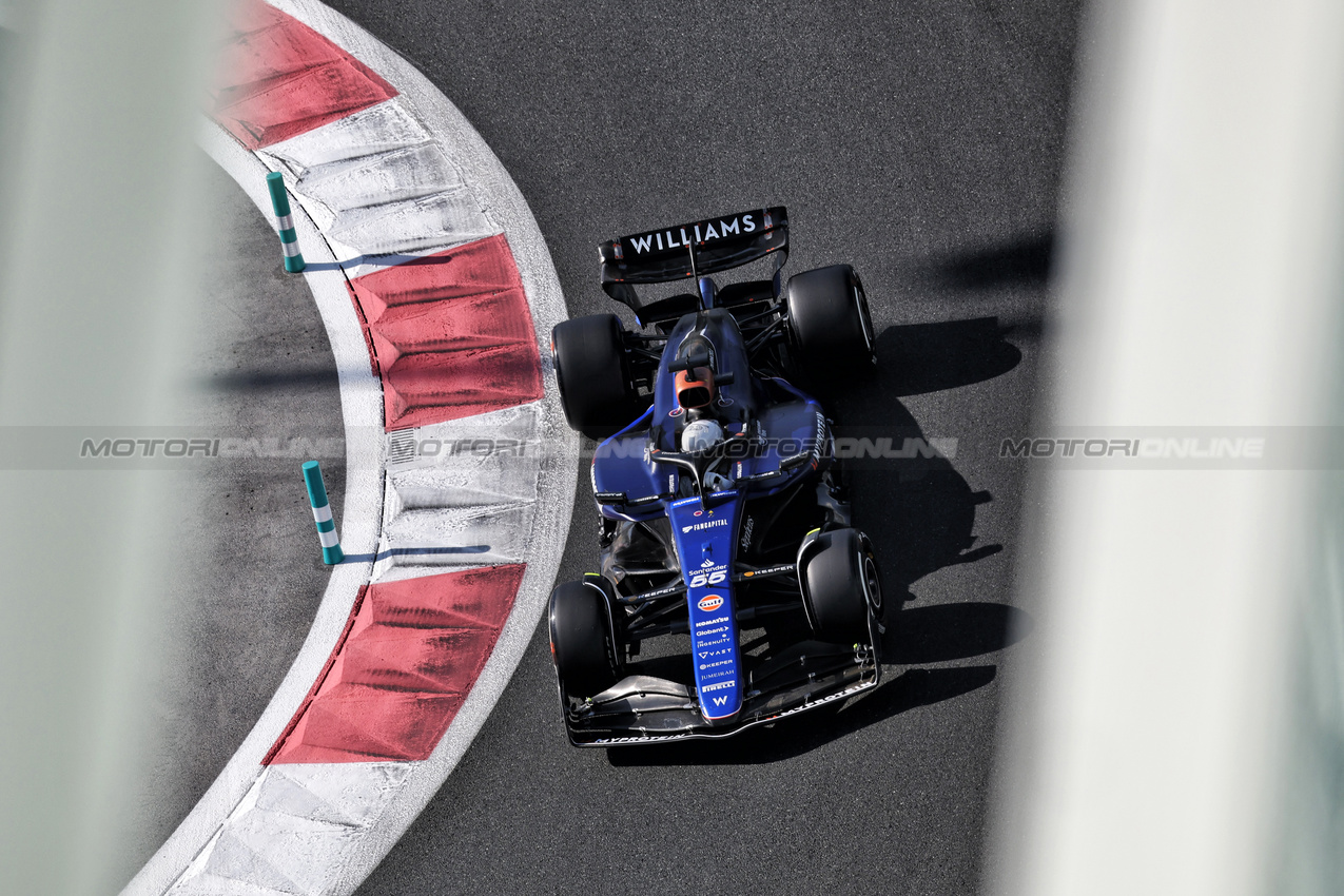 TEST ABU DHABI, Carlos Sainz Jr (ESP) Williams Racing FW46.

10.12.2024. Formula 1 Testing, Yas Marina Circuit, Abu Dhabi, Tuesday.

- www.xpbimages.com, EMail: requests@xpbimages.com © Copyright: Bearne / XPB Images