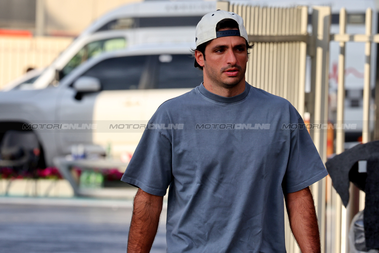 TEST ABU DHABI, Carlos Sainz Jr (ESP) Williams Racing.

10.12.2024. Formula 1 Testing, Yas Marina Circuit, Abu Dhabi, Tuesday.

- www.xpbimages.com, EMail: requests@xpbimages.com © Copyright: Moy / XPB Images
