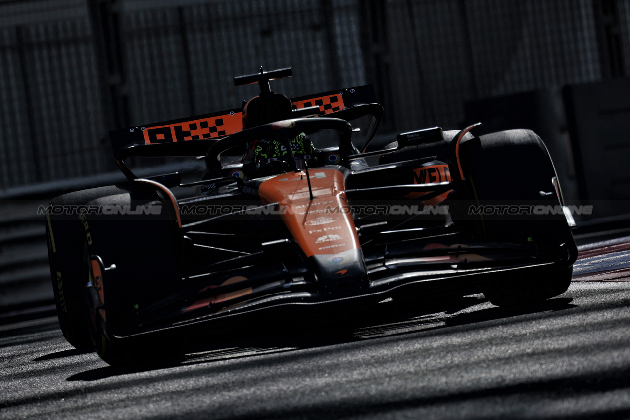 TEST ABU DHABI, Lando Norris (GBR) McLaren MCL38.

10.12.2024. Formula 1 Testing, Yas Marina Circuit, Abu Dhabi, Tuesday.

- www.xpbimages.com, EMail: requests@xpbimages.com © Copyright: Moy / XPB Images