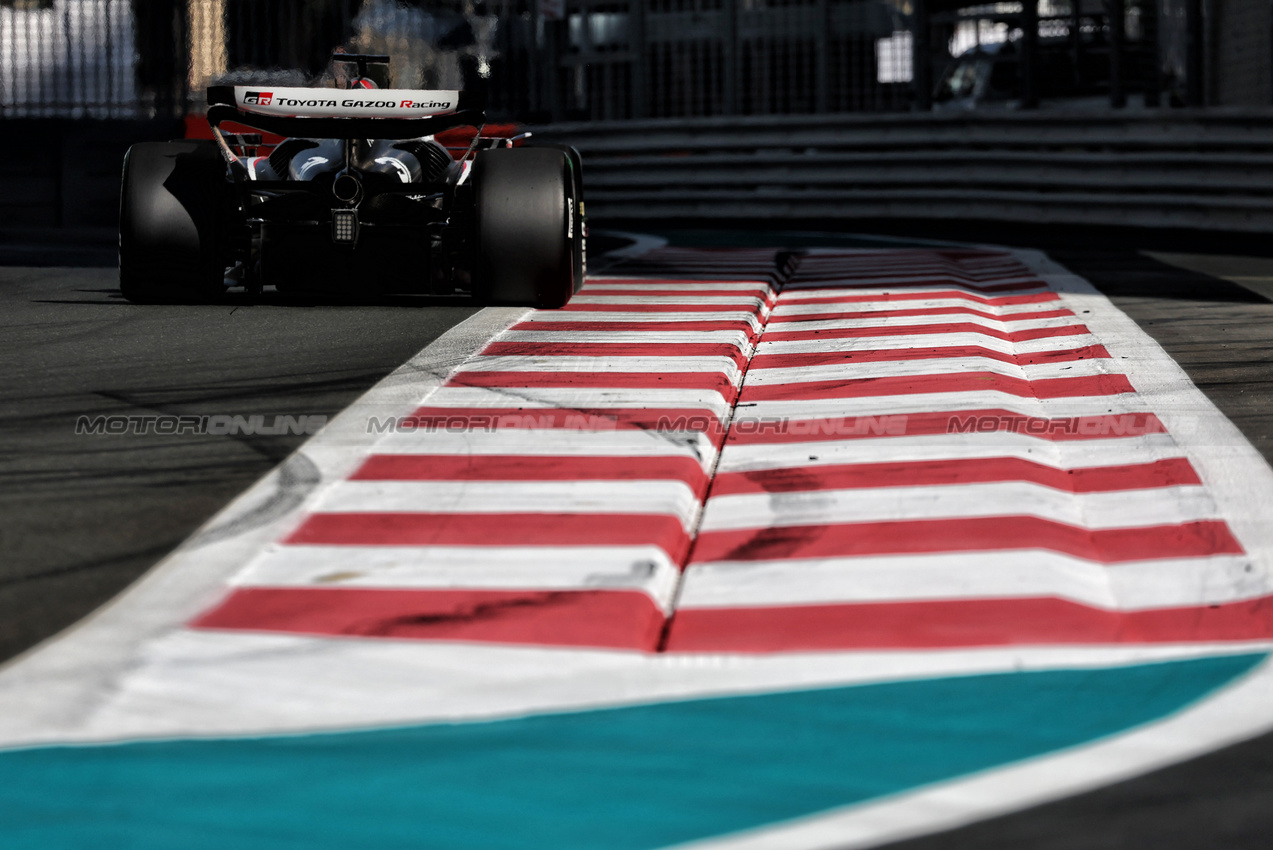TEST ABU DHABI, Esteban Ocon (FRA) Haas VF-24.

10.12.2024. Formula 1 Testing, Yas Marina Circuit, Abu Dhabi, Tuesday.

- www.xpbimages.com, EMail: requests@xpbimages.com © Copyright: Moy / XPB Images