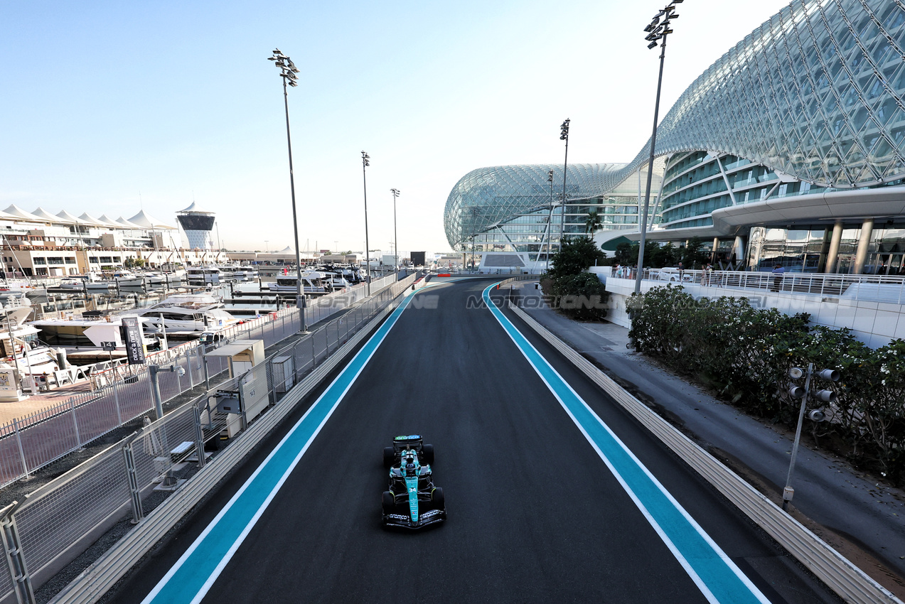 TEST ABU DHABI, Felipe Drugovich (BRA) Aston Martin F1 Team AMR24, Reserve e Development Programme Driver.

10.12.2024. Formula 1 Testing, Yas Marina Circuit, Abu Dhabi, Tuesday.

- www.xpbimages.com, EMail: requests@xpbimages.com © Copyright: Moy / XPB Images