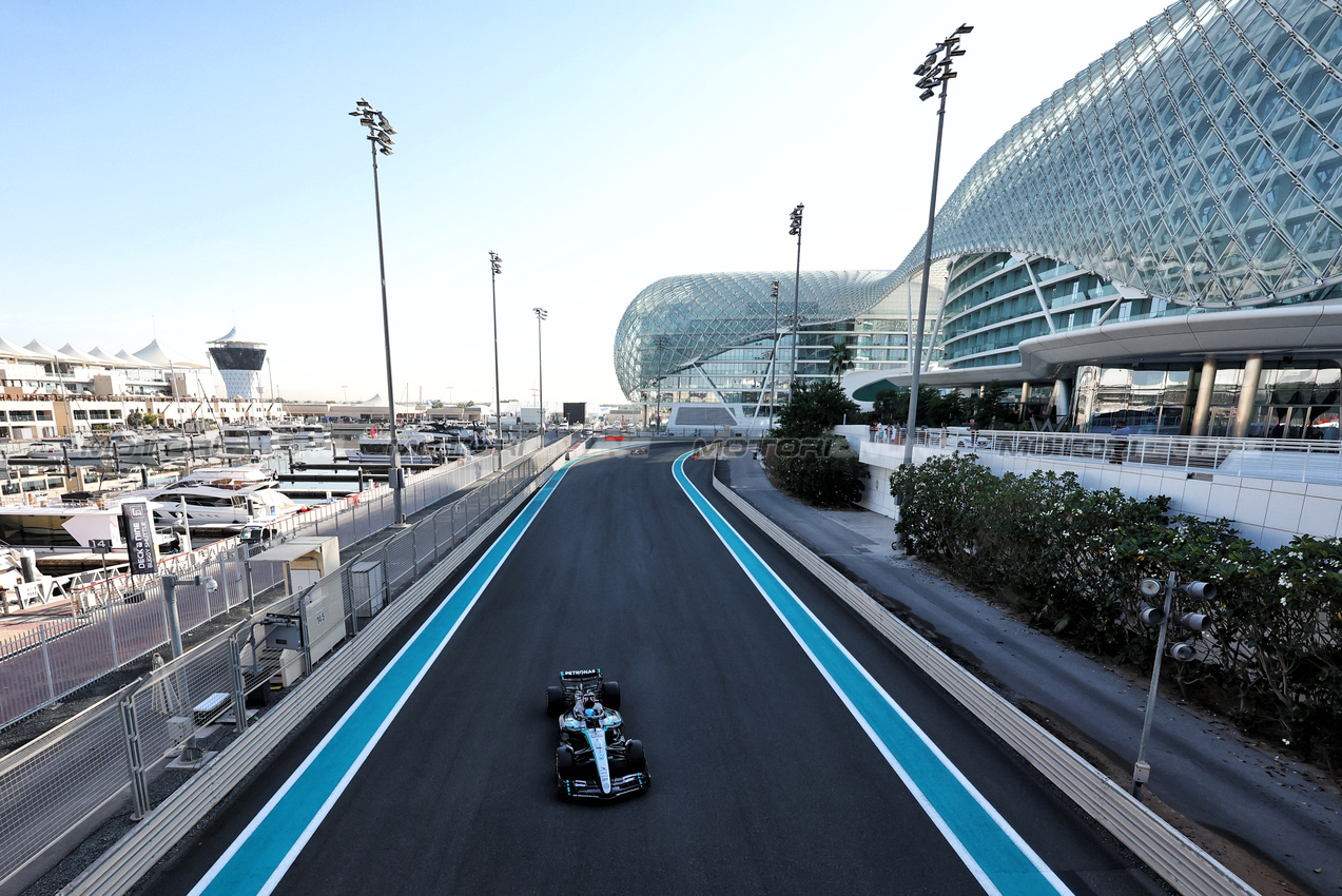 TEST ABU DHABI, George Russell (GBR) Mercedes AMG F1 W15.

10.12.2024. Formula 1 Testing, Yas Marina Circuit, Abu Dhabi, Tuesday.

- www.xpbimages.com, EMail: requests@xpbimages.com © Copyright: Moy / XPB Images