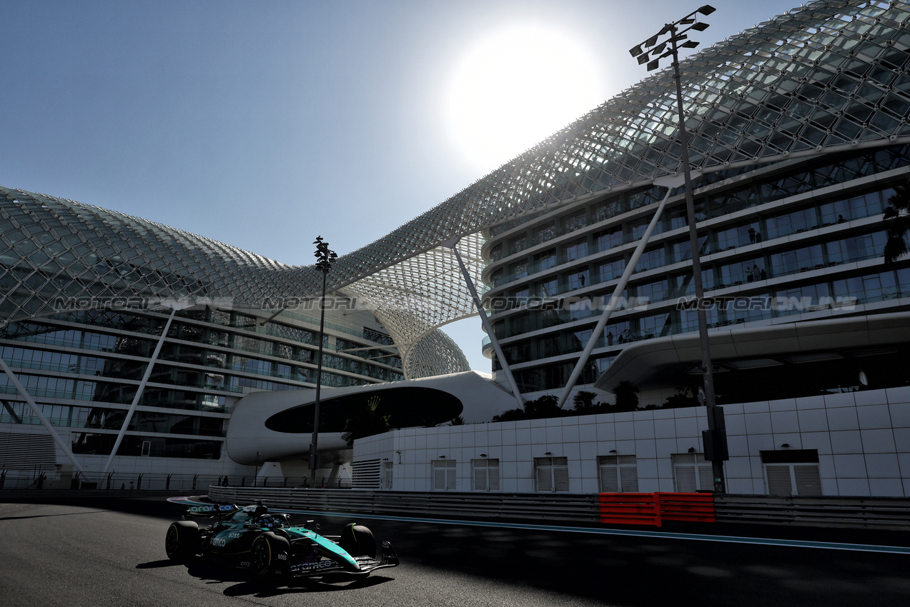 TEST ABU DHABI, Jak Crawford (USA) Aston Martin F1 Team AMR24 Young Driver.

10.12.2024. Formula 1 Testing, Yas Marina Circuit, Abu Dhabi, Tuesday.

- www.xpbimages.com, EMail: requests@xpbimages.com © Copyright: Moy / XPB Images
