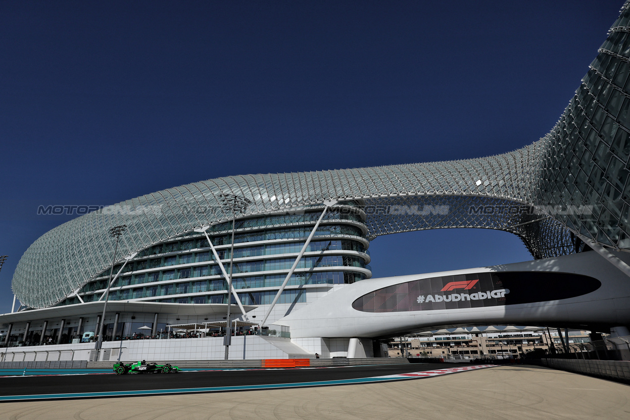 TEST ABU DHABI, Gabriel Bortoleto (BRA) Sauber C44.

10.12.2024. Formula 1 Testing, Yas Marina Circuit, Abu Dhabi, Tuesday.

- www.xpbimages.com, EMail: requests@xpbimages.com © Copyright: Moy / XPB Images