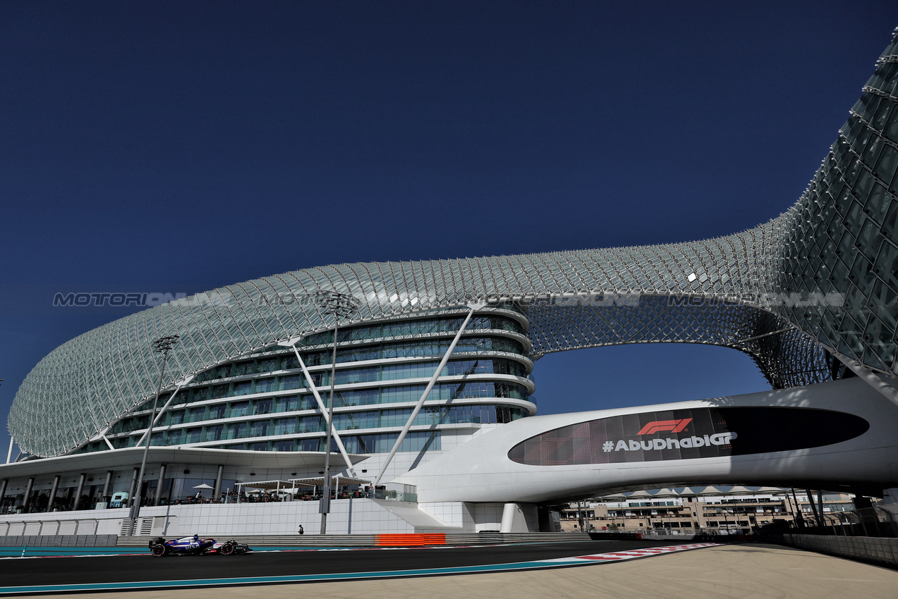 TEST ABU DHABI, Liam Lawson (NZL) RB VCARB 01.

10.12.2024. Formula 1 Testing, Yas Marina Circuit, Abu Dhabi, Tuesday.

- www.xpbimages.com, EMail: requests@xpbimages.com © Copyright: Moy / XPB Images