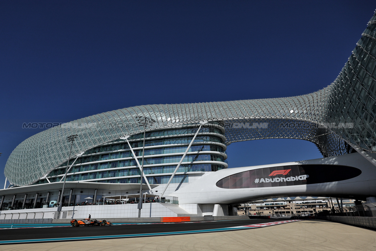 TEST ABU DHABI, Lando Norris (GBR) McLaren MCL38.

10.12.2024. Formula 1 Testing, Yas Marina Circuit, Abu Dhabi, Tuesday.

- www.xpbimages.com, EMail: requests@xpbimages.com © Copyright: Moy / XPB Images
