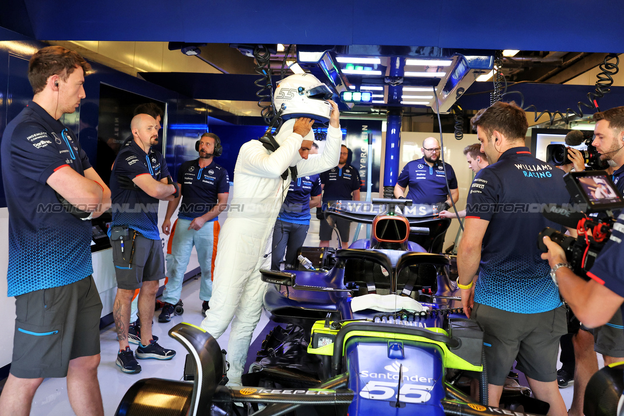 TEST ABU DHABI