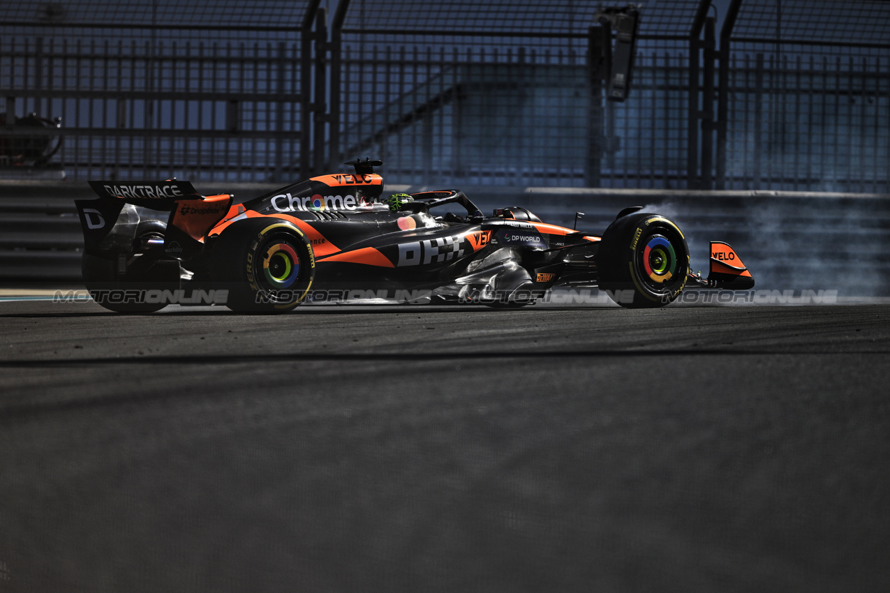 TEST ABU DHABI, Lando Norris (GBR) McLaren MCL38 spins.

10.12.2024. Formula 1 Testing, Yas Marina Circuit, Abu Dhabi, Tuesday.

- www.xpbimages.com, EMail: requests@xpbimages.com © Copyright: Price / XPB Images
