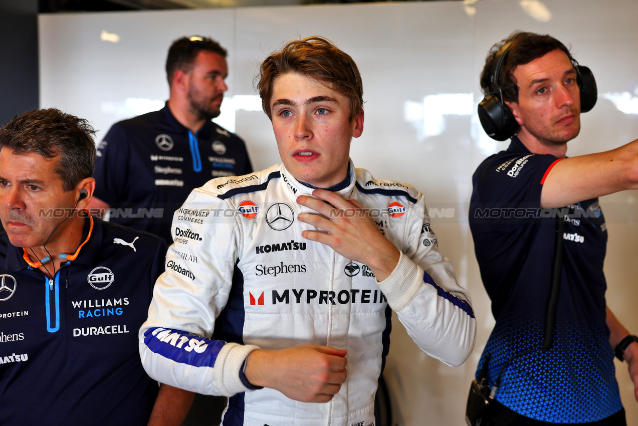 TEST ABU DHABI, Luke Browning (GBR) Williams Racing Academy Driver.

10.12.2024. Formula 1 Testing, Yas Marina Circuit, Abu Dhabi, Tuesday.

- www.xpbimages.com, EMail: requests@xpbimages.com © Copyright: Batchelor / XPB Images