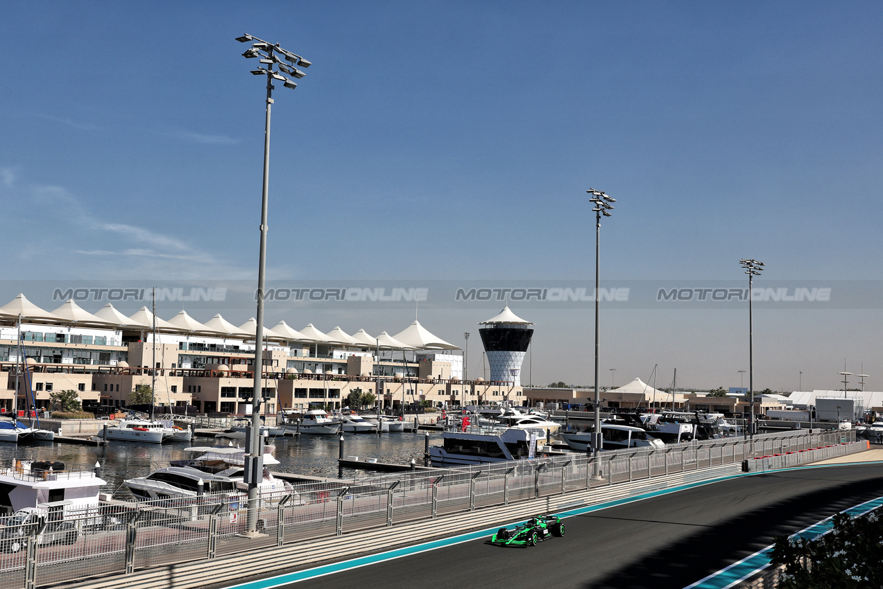 TEST ABU DHABI, Nico Hulkenberg (GER) Haas VF-24.

10.12.2024. Formula 1 Testing, Yas Marina Circuit, Abu Dhabi, Tuesday.

- www.xpbimages.com, EMail: requests@xpbimages.com © Copyright: Moy / XPB Images