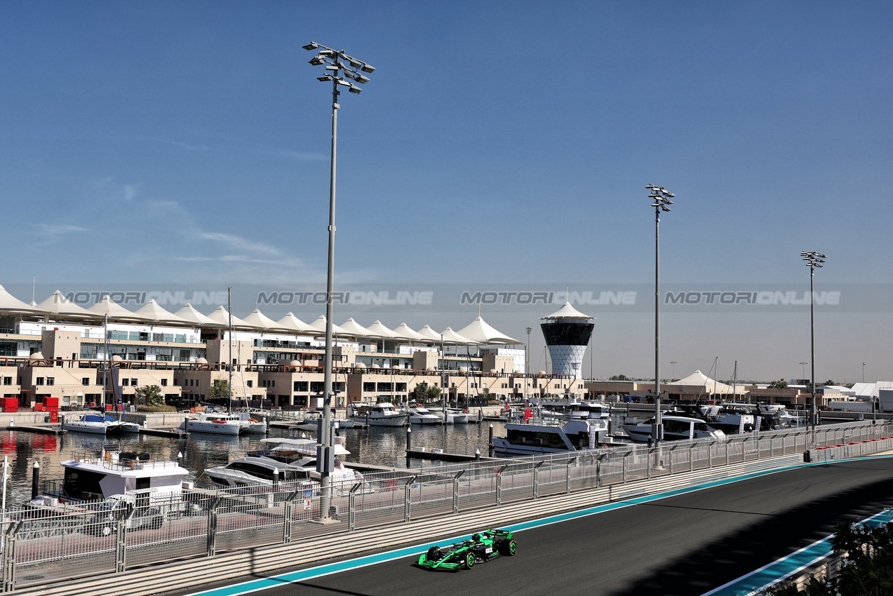 TEST ABU DHABI, Gabriel Bortoleto (BRA) Sauber C44.

10.12.2024. Formula 1 Testing, Yas Marina Circuit, Abu Dhabi, Tuesday.

- www.xpbimages.com, EMail: requests@xpbimages.com © Copyright: Moy / XPB Images