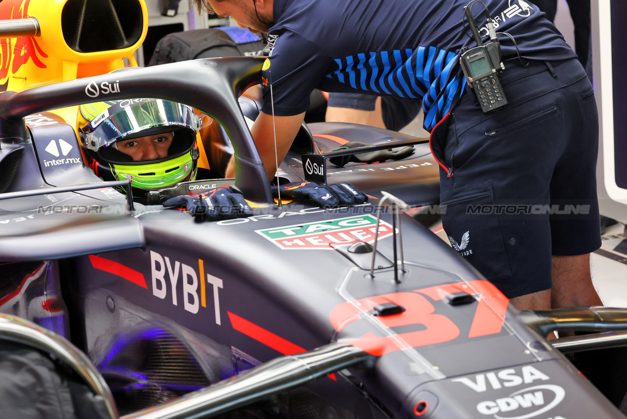 TEST ABU DHABI