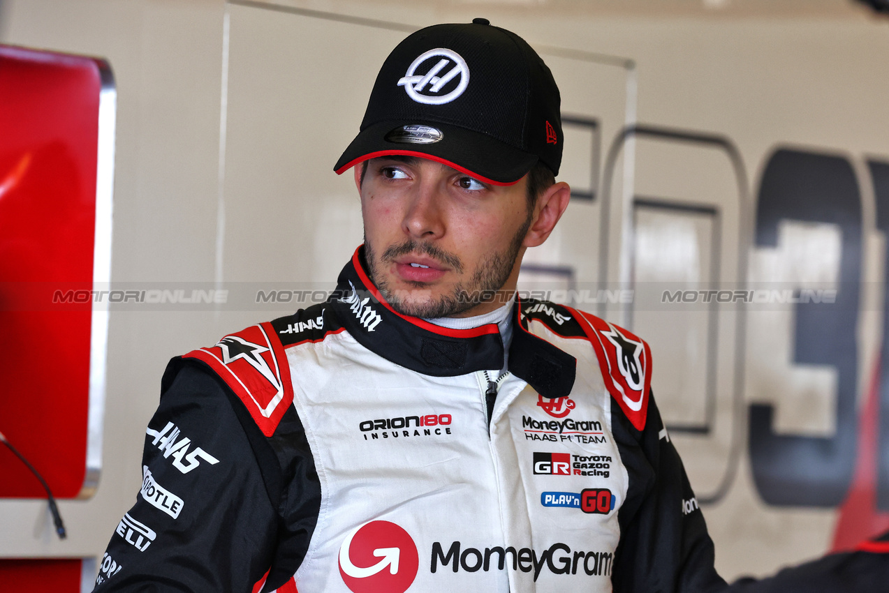 TEST ABU DHABI, Esteban Ocon (FRA) Haas F1 Team.

10.12.2024. Formula 1 Testing, Yas Marina Circuit, Abu Dhabi, Tuesday.

- www.xpbimages.com, EMail: requests@xpbimages.com © Copyright: Moy / XPB Images