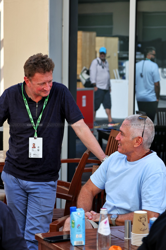 TEST ABU DHABI, (L to R): Allan McNish (GBR) Audi Director of Motorsport Coordination with Mick Doohan (AUS).

10.12.2024. Formula 1 Testing, Yas Marina Circuit, Abu Dhabi, Tuesday.

- www.xpbimages.com, EMail: requests@xpbimages.com © Copyright: Moy / XPB Images