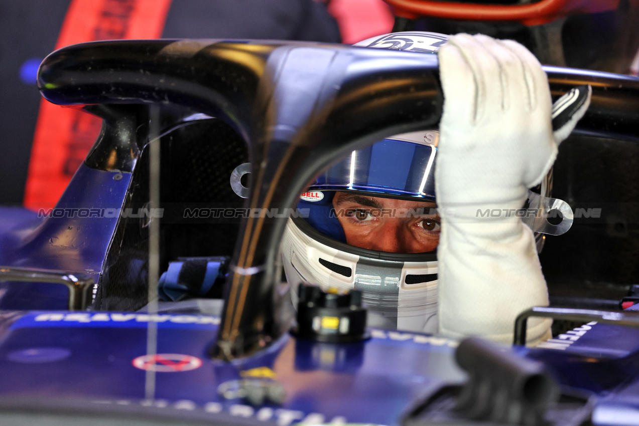 TEST ABU DHABI, Carlos Sainz Jr (ESP) Williams Racing FW46.

10.12.2024. Formula 1 Testing, Yas Marina Circuit, Abu Dhabi, Tuesday.

- www.xpbimages.com, EMail: requests@xpbimages.com © Copyright: Moy / XPB Images