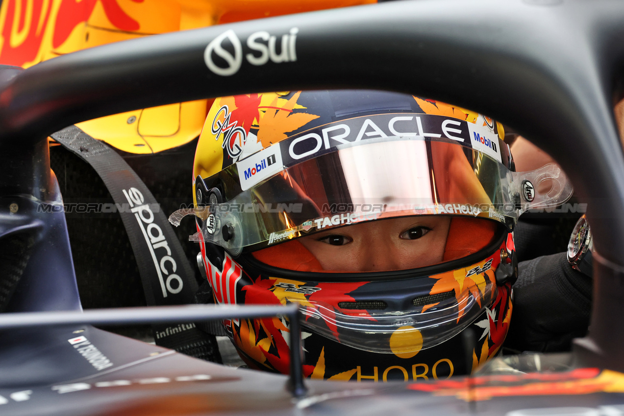 TEST ABU DHABI, Yuki Tsunoda (JPN) Red Bull Racing RB20.

10.12.2024. Formula 1 Testing, Yas Marina Circuit, Abu Dhabi, Tuesday.

- www.xpbimages.com, EMail: requests@xpbimages.com © Copyright: Moy / XPB Images