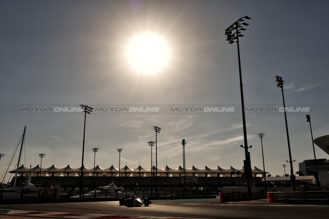 TEST ABU DHABI, Liam Lawson (NZL) RB VCARB 01.

10.12.2024. Formula 1 Testing, Yas Marina Circuit, Abu Dhabi, Tuesday.

- www.xpbimages.com, EMail: requests@xpbimages.com © Copyright: Moy / XPB Images