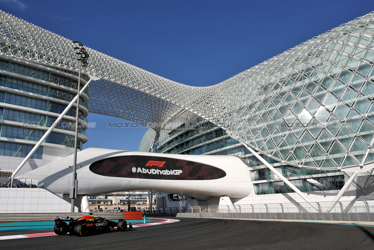 TEST ABU DHABI, Isack Hadjar (FRA) Red Bull Racing RB20 Test Driver.

10.12.2024. Formula 1 Testing, Yas Marina Circuit, Abu Dhabi, Tuesday.

- www.xpbimages.com, EMail: requests@xpbimages.com © Copyright: Moy / XPB Images