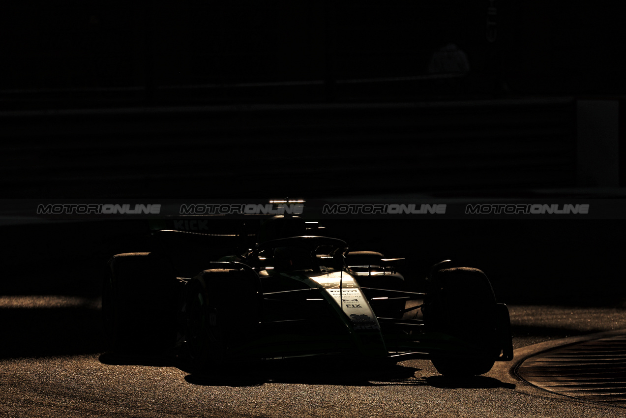 TEST ABU DHABI, Gabriel Bortoleto (BRA) Sauber C44.

10.12.2024. Formula 1 Testing, Yas Marina Circuit, Abu Dhabi, Tuesday.

- www.xpbimages.com, EMail: requests@xpbimages.com © Copyright: Moy / XPB Images