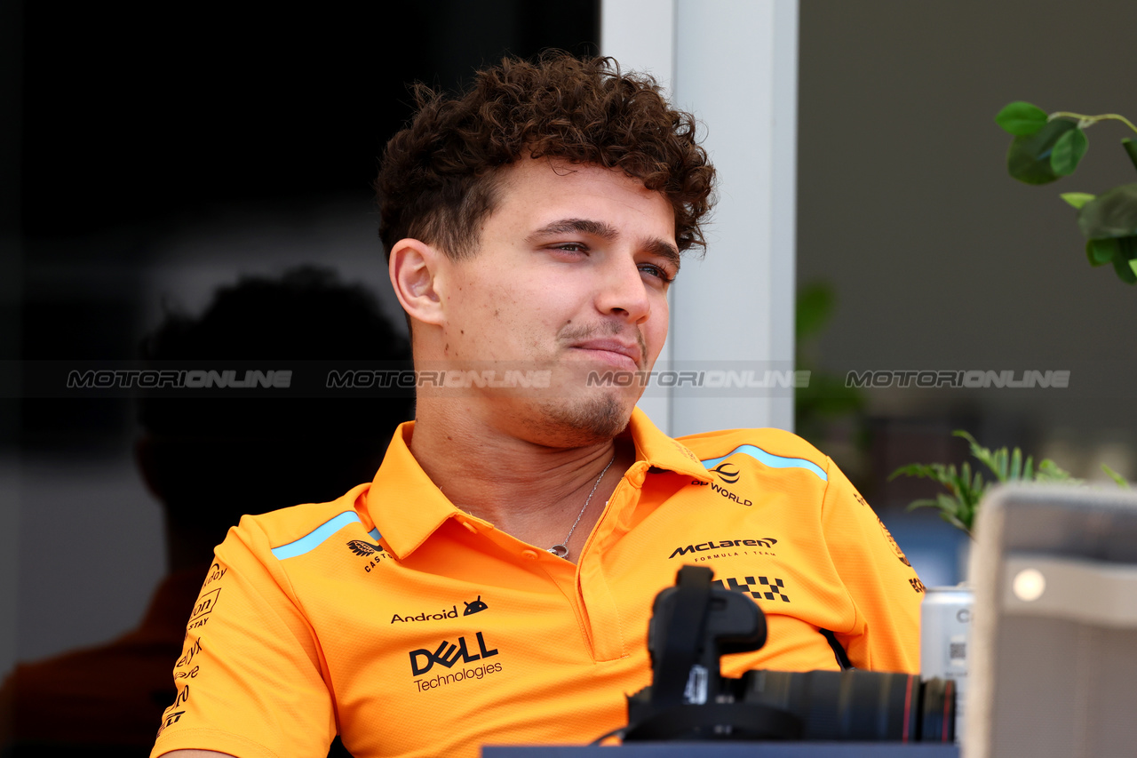 TEST BAHRAIN, Lando Norris (GBR) McLaren.

21.02.2024. Formula 1 Testing, Sakhir, Bahrain, Day One.

- www.xpbimages.com, EMail: requests@xpbimages.com © Copyright: Moy / XPB Images