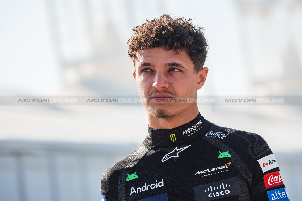 TEST BAHRAIN, Lando Norris (GBR) McLaren.

21.02.2024. Formula 1 Testing, Sakhir, Bahrain, Day One.

- www.xpbimages.com, EMail: requests@xpbimages.com © Copyright: Bearne / XPB Images