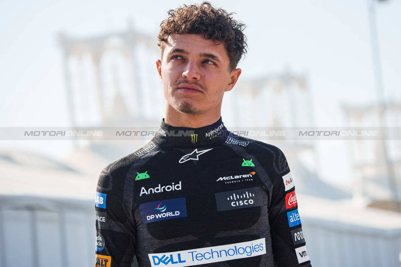 TEST BAHRAIN, Lando Norris (GBR) McLaren.

21.02.2024. Formula 1 Testing, Sakhir, Bahrain, Day One.

- www.xpbimages.com, EMail: requests@xpbimages.com © Copyright: Bearne / XPB Images