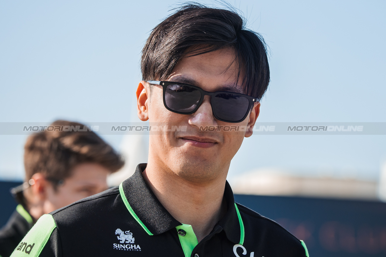 TEST BAHRAIN, Zhou Guanyu (CHN) Sauber.

21.02.2024. Formula 1 Testing, Sakhir, Bahrain, Day One.

- www.xpbimages.com, EMail: requests@xpbimages.com © Copyright: Bearne / XPB Images