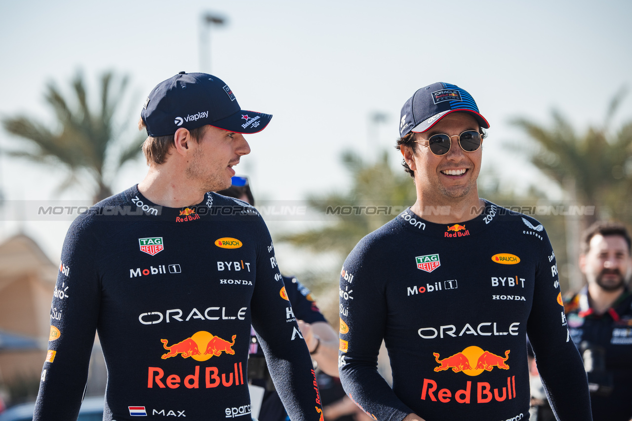 TEST BAHRAIN, (L to R): Max Verstappen (NLD) Red Bull Racing with Sergio Perez (MEX) Red Bull Racing.

21.02.2024. Formula 1 Testing, Sakhir, Bahrain, Day One.

- www.xpbimages.com, EMail: requests@xpbimages.com © Copyright: Bearne / XPB Images