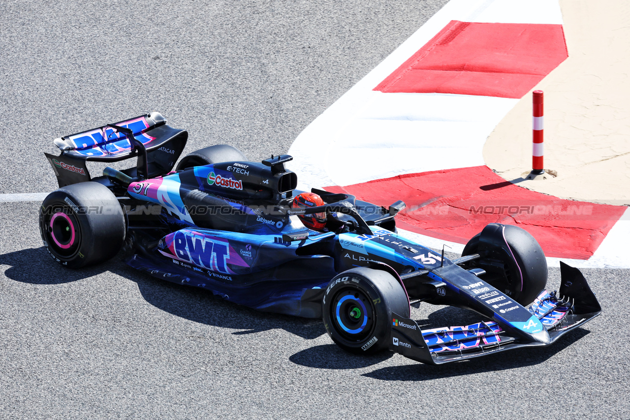 TEST BAHRAIN, Esteban Ocon (FRA) Alpine F1 Team A524.

21.02.2024. Formula 1 Testing, Sakhir, Bahrain, Day One.

- www.xpbimages.com, EMail: requests@xpbimages.com © Copyright: Bearne / XPB Images