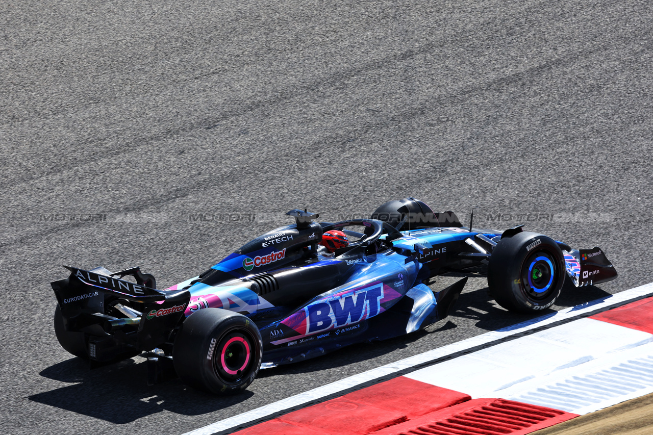 TEST BAHRAIN, Esteban Ocon (FRA) Alpine F1 Team A524.

21.02.2024. Formula 1 Testing, Sakhir, Bahrain, Day One.

- www.xpbimages.com, EMail: requests@xpbimages.com © Copyright: Bearne / XPB Images