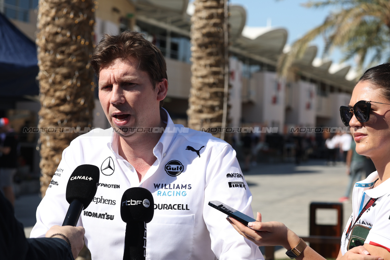TEST BAHRAIN, James Vowles (GBR) Williams Racing Team Principal.

21.02.2024. Formula 1 Testing, Sakhir, Bahrain, Day One.

- www.xpbimages.com, EMail: requests@xpbimages.com © Copyright: Bearne / XPB Images