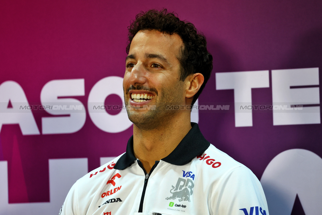 TEST BAHRAIN, Daniel Ricciardo (AUS) RB in the FIA Press Conference.

21.02.2024. Formula 1 Testing, Sakhir, Bahrain, Day One.

- www.xpbimages.com, EMail: requests@xpbimages.com © Copyright: Charniaux / XPB Images