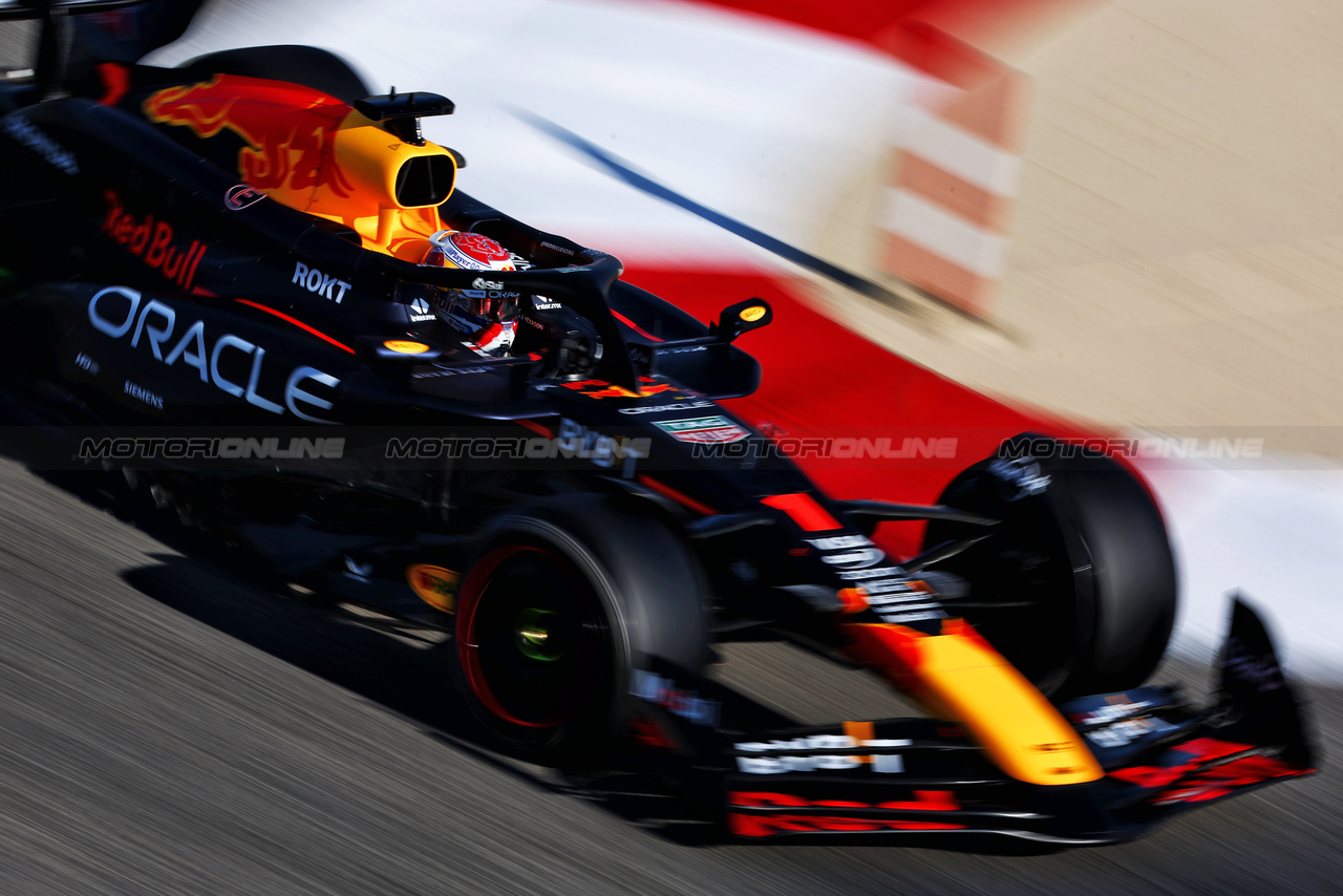 TEST BAHRAIN, Max Verstappen (NLD) Red Bull Racing RB20.

21.02.2024. Formula 1 Testing, Sakhir, Bahrain, Day One.

 - www.xpbimages.com, EMail: requests@xpbimages.com © Copyright: Coates / XPB Images