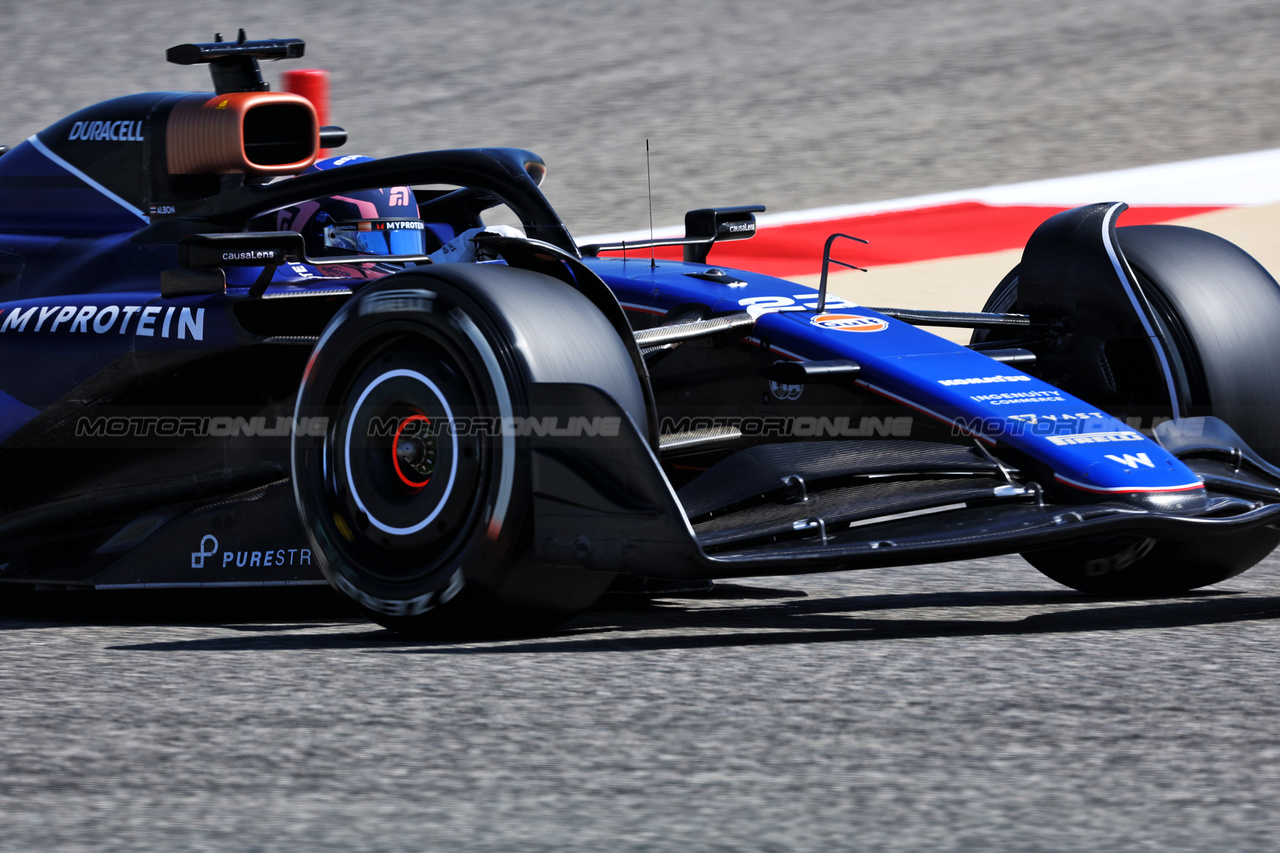 TEST BAHRAIN, Alexander Albon (THA) Williams Racing FW46.

21.02.2024. Formula 1 Testing, Sakhir, Bahrain, Day One.

- www.xpbimages.com, EMail: requests@xpbimages.com © Copyright: Bearne / XPB Images
