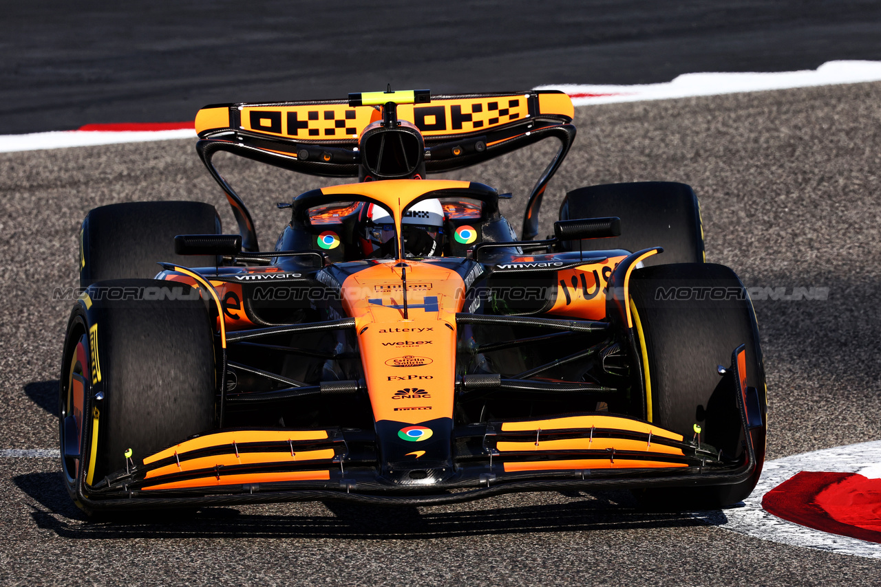 TEST BAHRAIN, Lando Norris (GBR) McLaren MCL38.

21.02.2024. Formula 1 Testing, Sakhir, Bahrain, Day One.

- www.xpbimages.com, EMail: requests@xpbimages.com © Copyright: Batchelor / XPB Images