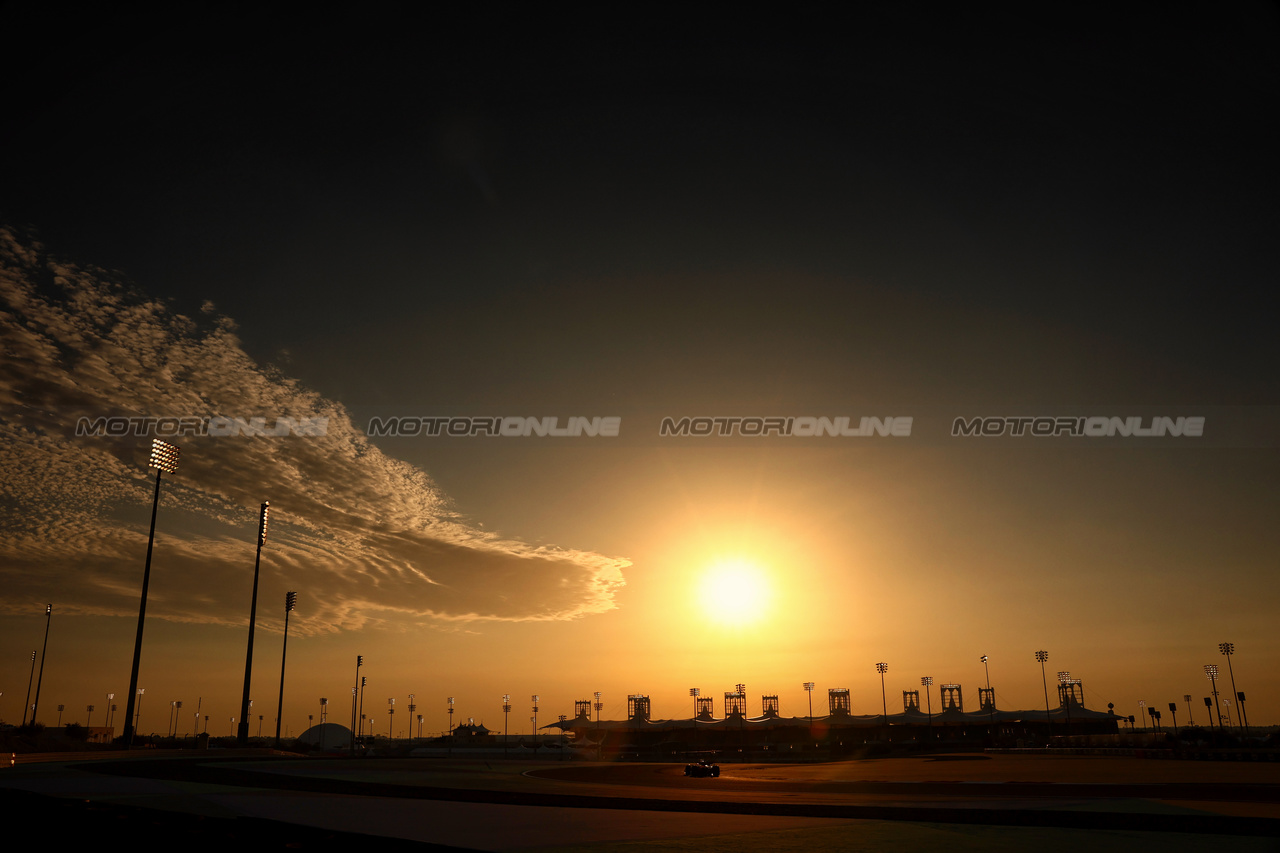 TEST BAHRAIN, Lando Norris (GBR) McLaren MCL38.

21.02.2024. Formula 1 Testing, Sakhir, Bahrain, Day One.

- www.xpbimages.com, EMail: requests@xpbimages.com © Copyright: Charniaux / XPB Images