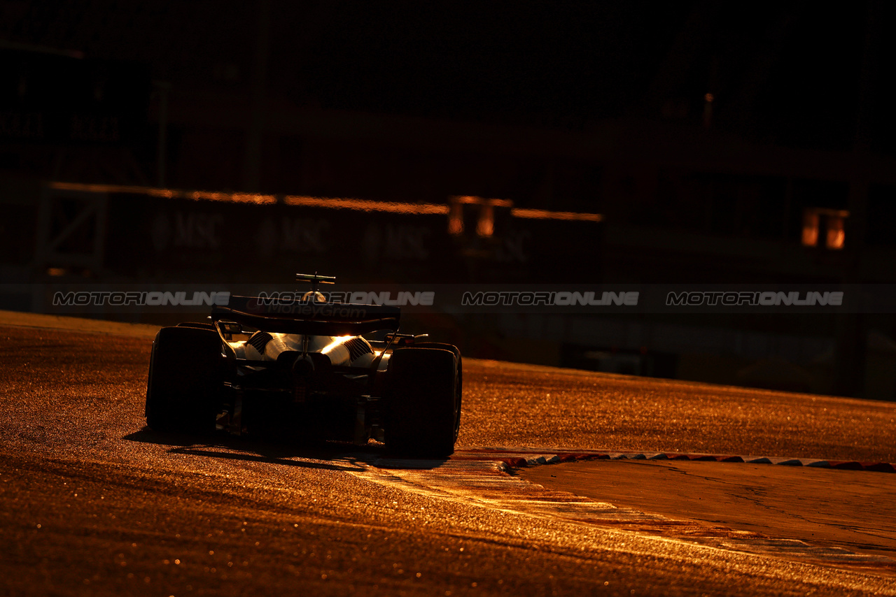 TEST BAHRAIN, Nico Hulkenberg (GER) Haas VF-24.

21.02.2024. Formula 1 Testing, Sakhir, Bahrain, Day One.

- www.xpbimages.com, EMail: requests@xpbimages.com © Copyright: Charniaux / XPB Images