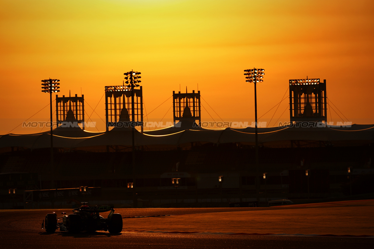 TEST BAHRAIN, Max Verstappen (NLD) Red Bull Racing RB20.

21.02.2024. Formula 1 Testing, Sakhir, Bahrain, Day One.

- www.xpbimages.com, EMail: requests@xpbimages.com © Copyright: Charniaux / XPB Images