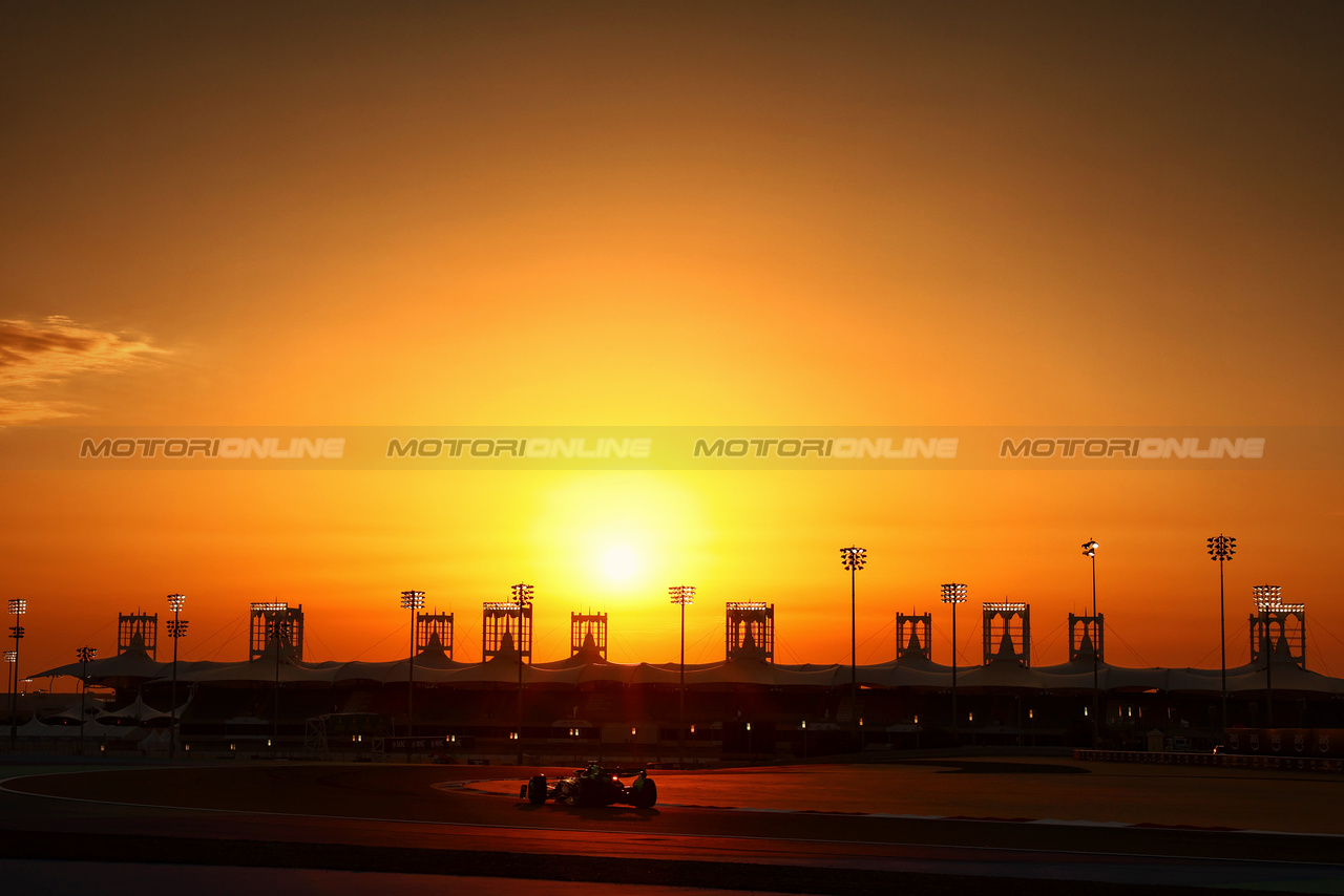 TEST BAHRAIN, Zhou Guanyu (CHN) Sauber C44.

21.02.2024. Formula 1 Testing, Sakhir, Bahrain, Day One.

- www.xpbimages.com, EMail: requests@xpbimages.com © Copyright: Charniaux / XPB Images