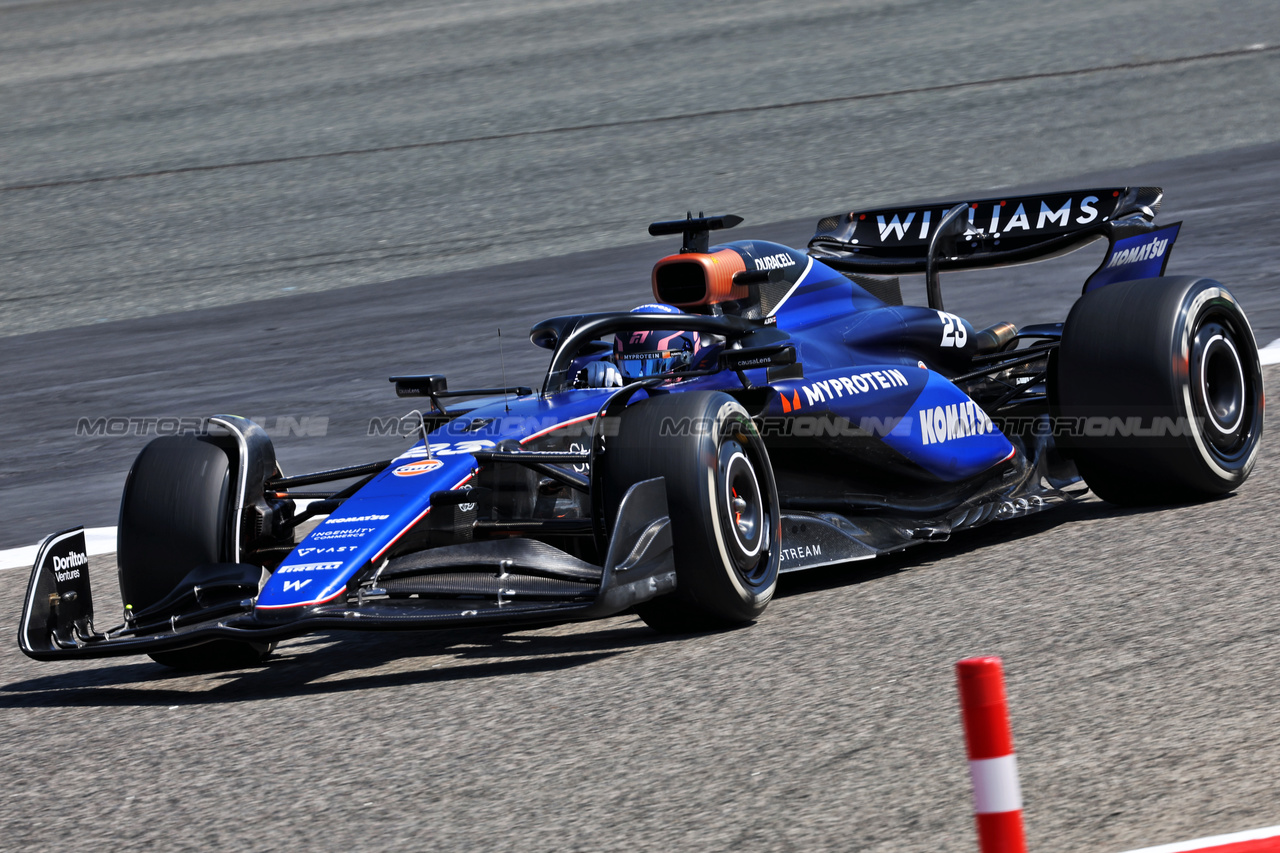 TEST BAHRAIN, Alexander Albon (THA) Williams Racing FW46.

21.02.2024. Formula 1 Testing, Sakhir, Bahrain, Day One.

- www.xpbimages.com, EMail: requests@xpbimages.com © Copyright: Bearne / XPB Images