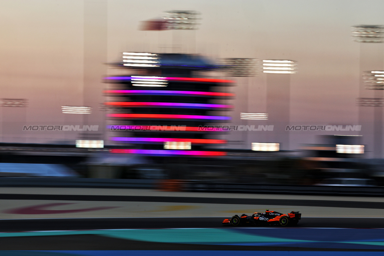 TEST BAHRAIN, Lando Norris (GBR) McLaren MCL38.

21.02.2024. Formula 1 Testing, Sakhir, Bahrain, Day One.

 - www.xpbimages.com, EMail: requests@xpbimages.com © Copyright: Coates / XPB Images