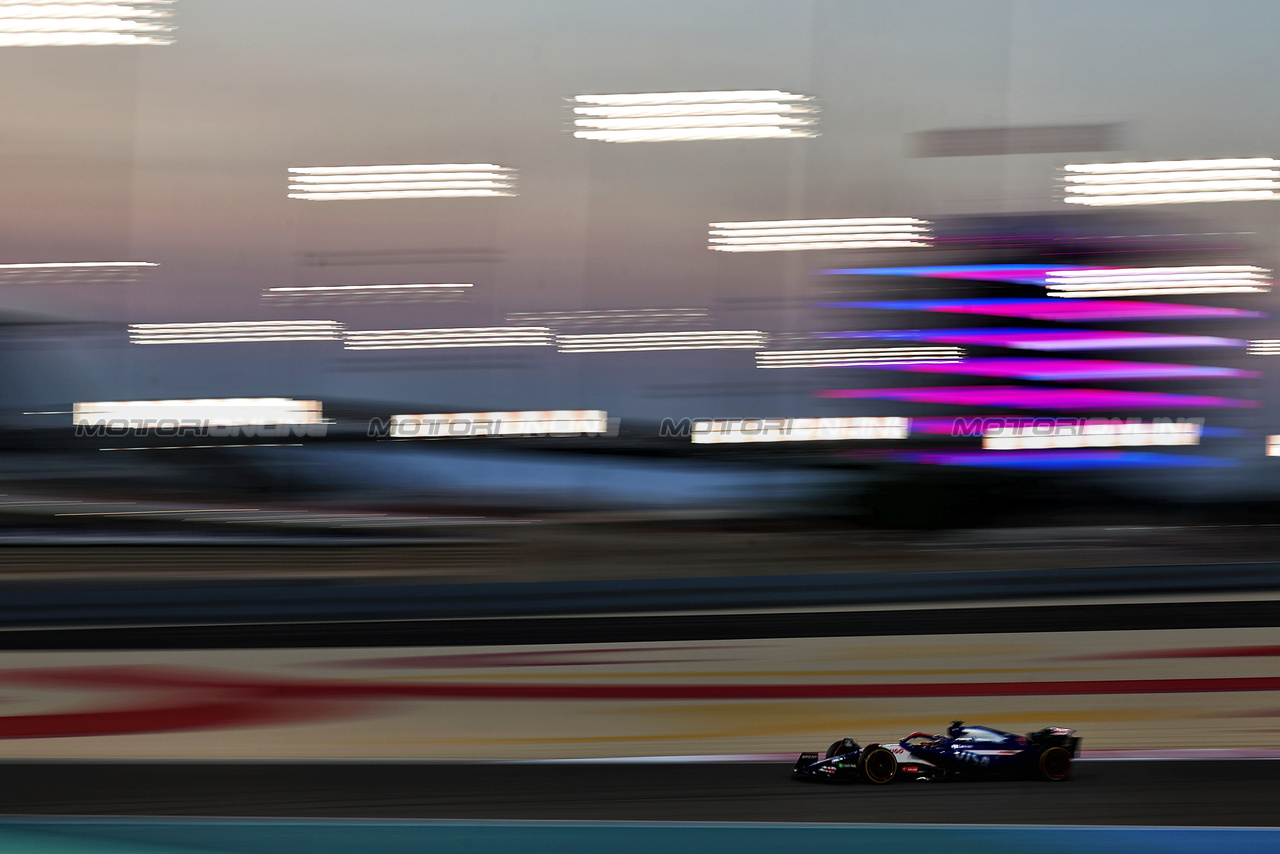 TEST BAHRAIN, Daniel Ricciardo (AUS) RB VCARB 01.

21.02.2024. Formula 1 Testing, Sakhir, Bahrain, Day One.

 - www.xpbimages.com, EMail: requests@xpbimages.com © Copyright: Coates / XPB Images