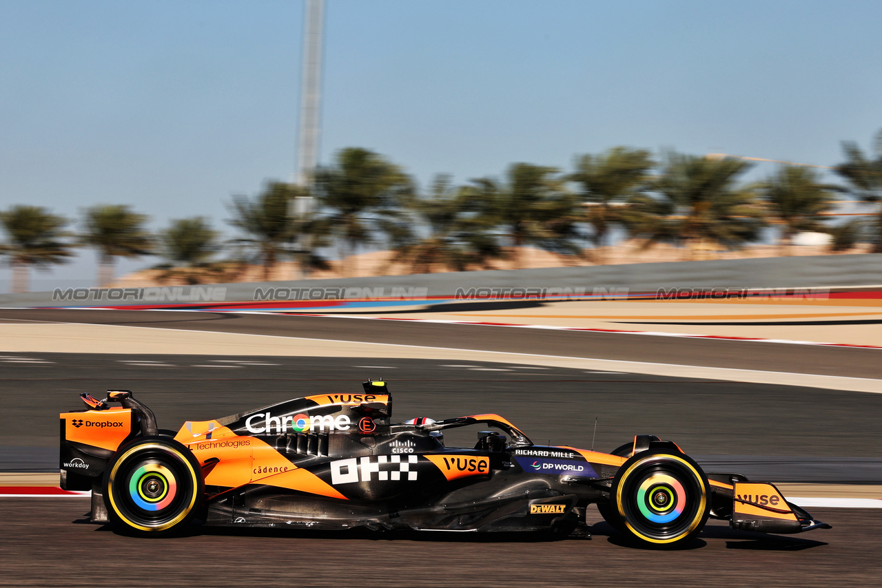TEST BAHRAIN, Lando Norris (GBR) McLaren MCL38.

21.02.2024. Formula 1 Testing, Sakhir, Bahrain, Day One.

- www.xpbimages.com, EMail: requests@xpbimages.com © Copyright: Moy / XPB Images