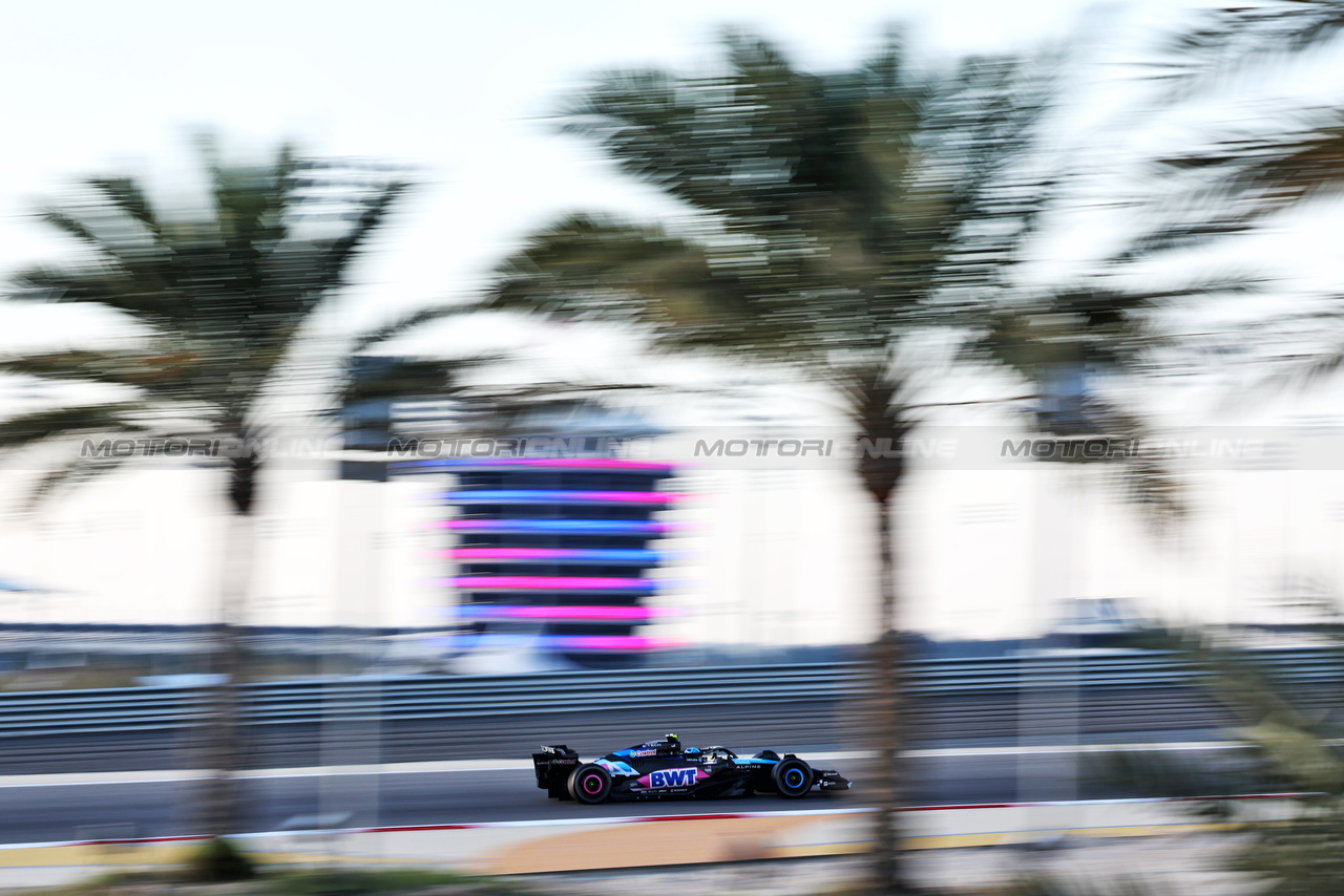 TEST BAHRAIN, Pierre Gasly (FRA) Alpine F1 Team A524.

21.02.2024. Formula 1 Testing, Sakhir, Bahrain, Day One.

- www.xpbimages.com, EMail: requests@xpbimages.com © Copyright: Moy / XPB Images