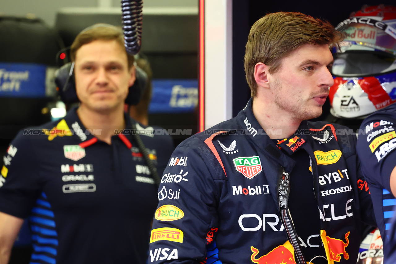 TEST BAHRAIN, Max Verstappen (NLD) Red Bull Racing.

21.02.2024. Formula 1 Testing, Sakhir, Bahrain, Day One.

- www.xpbimages.com, EMail: requests@xpbimages.com © Copyright: Batchelor / XPB Images